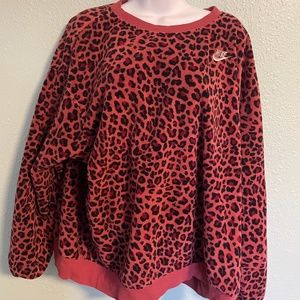 Nike Sportswear Leopard Graphic Fleece Crew